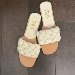 Zara beaded cream flat slides in size 39